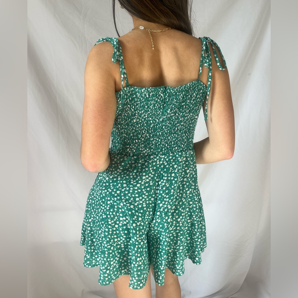 Flattering Floral Green Spaghetti Strap Romper!!